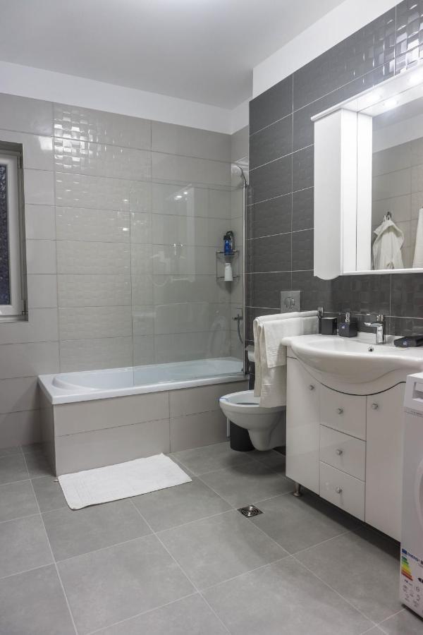White Dream Penthouse With Jacuzzi Daire Braşov Dış mekan fotoğraf