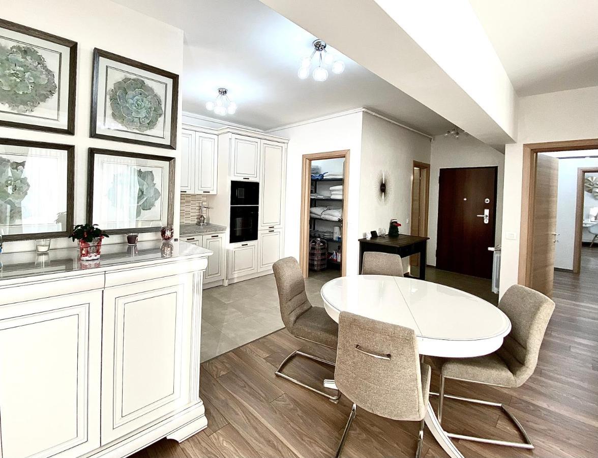 White Dream Penthouse With Jacuzzi Daire Braşov Dış mekan fotoğraf